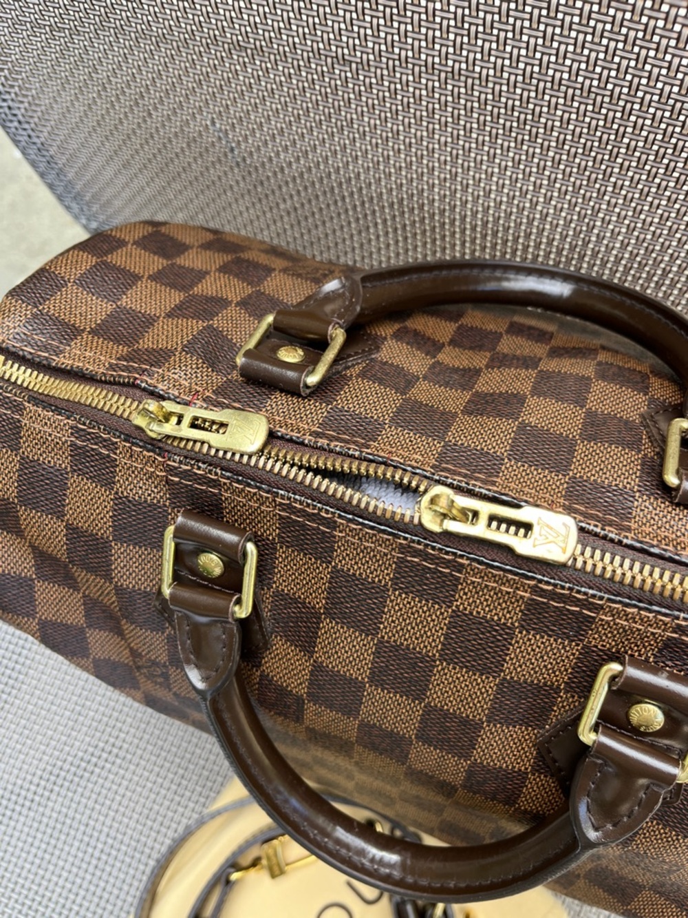 Louis Vuitton Damier Ebene Speedy Bag Dark Brown Check 30 CM  Crossbody - Picture 3 of 16